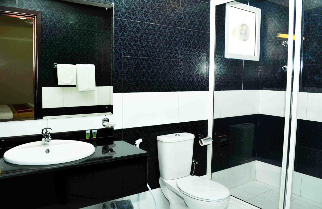 Aryana Hotel Ал Бурайми Екстериор снимка