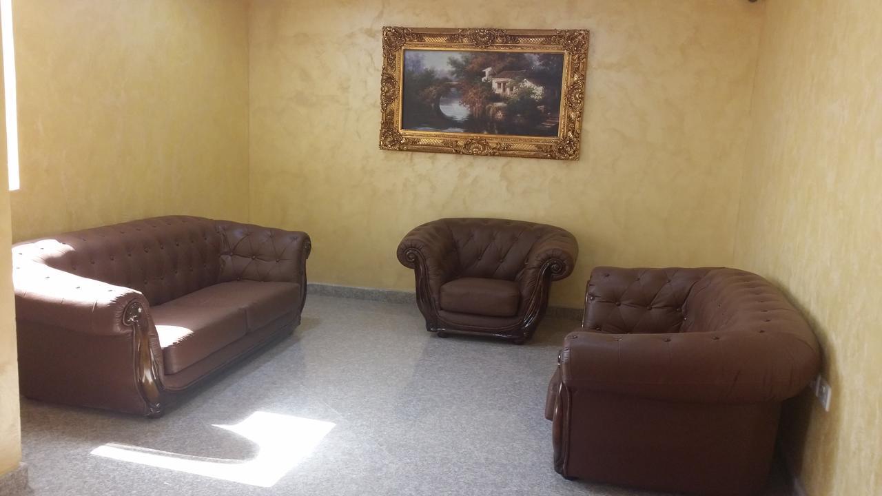Aryana Hotel Ал Бурайми Екстериор снимка