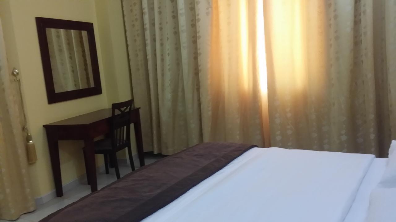 Aryana Hotel Ал Бурайми Екстериор снимка
