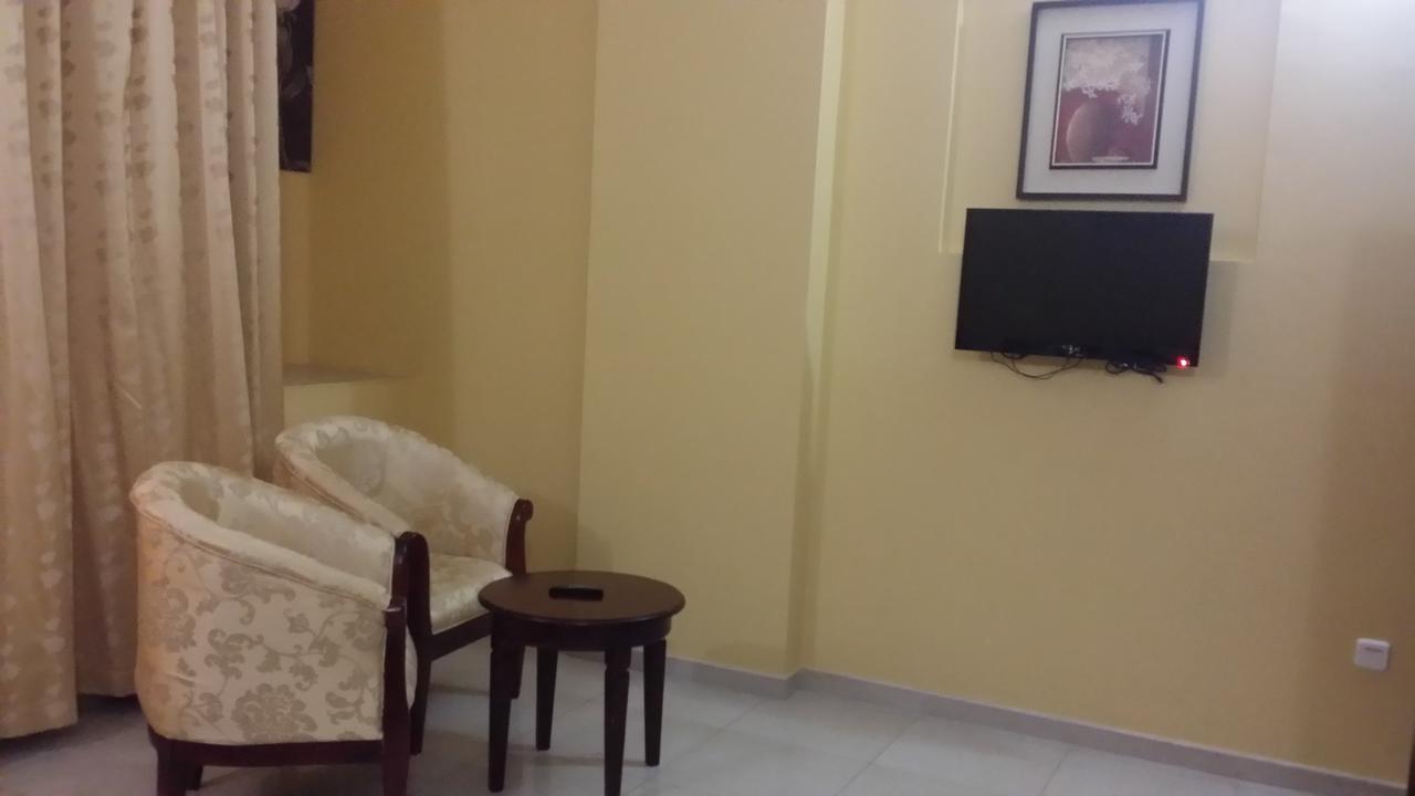 Aryana Hotel Ал Бурайми Екстериор снимка